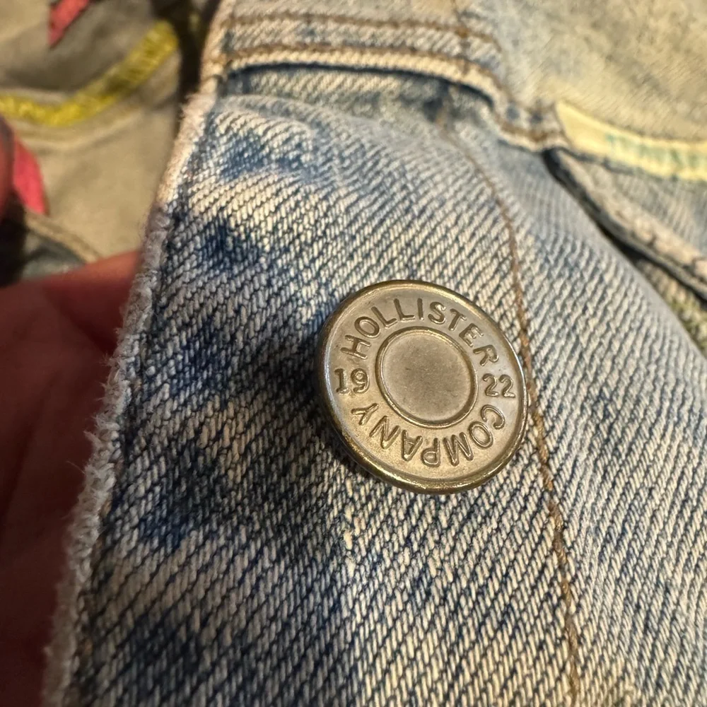 Hollister Co. Kids Denim Trucker Jacket Size L Blue Stretch Button Front Vintage